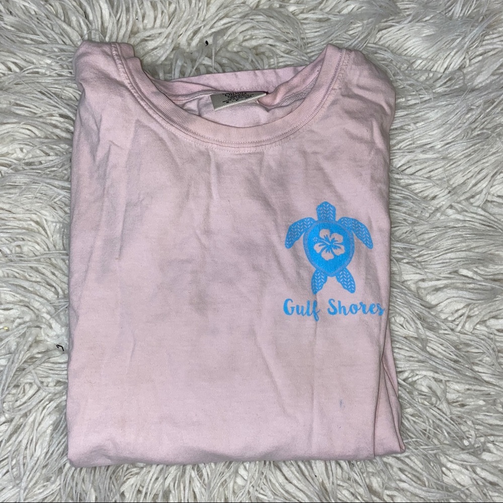 pink t-shirt
